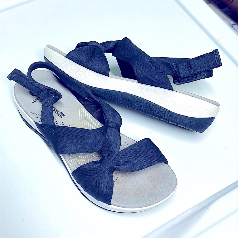 »-Clarks-»Cloudstepper Adjust Strappy Cloth Sandal Platform OpenToe Soft…
